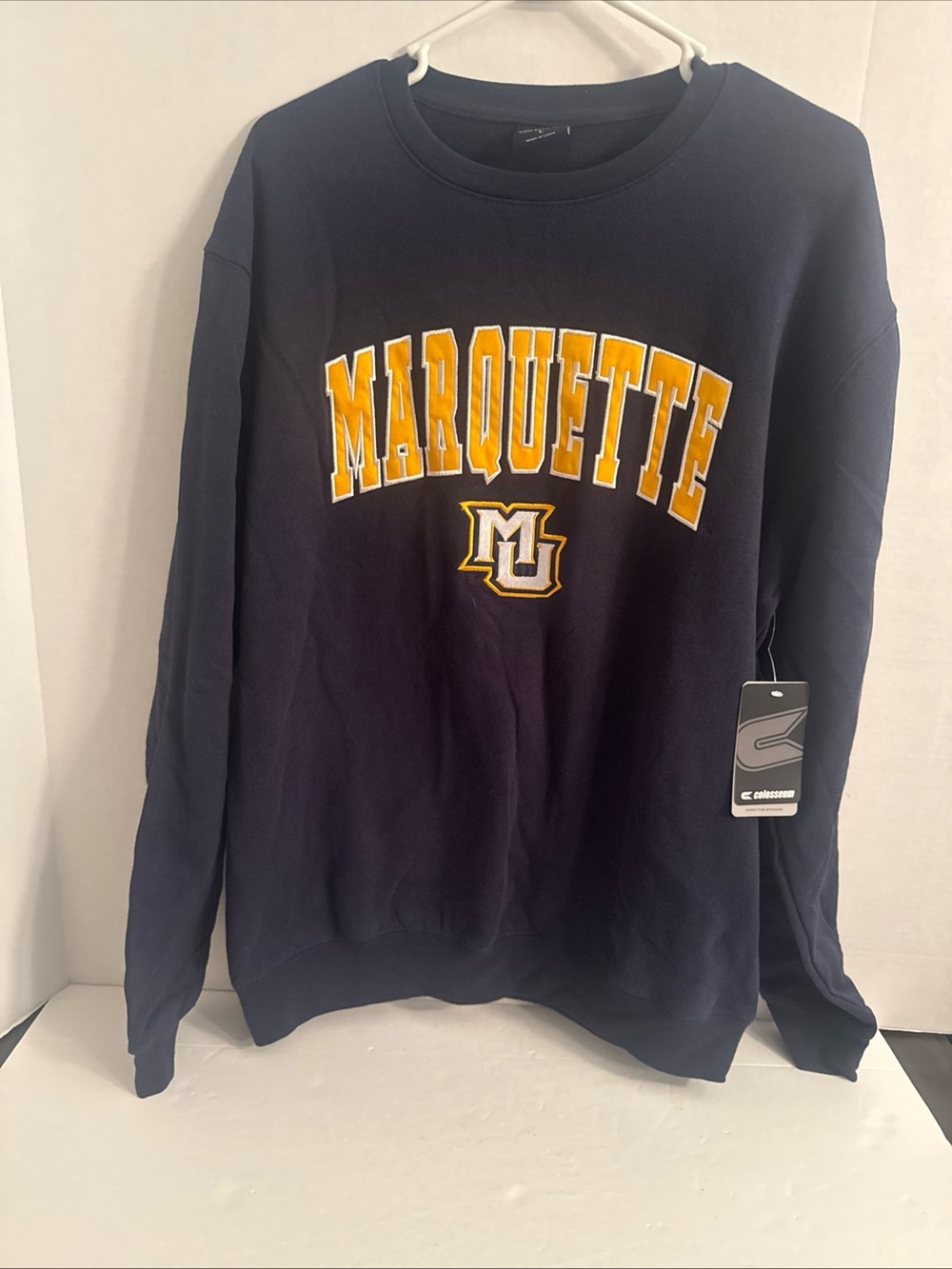Marquette University Crewneck Sweater Colosseum Size Large NWT